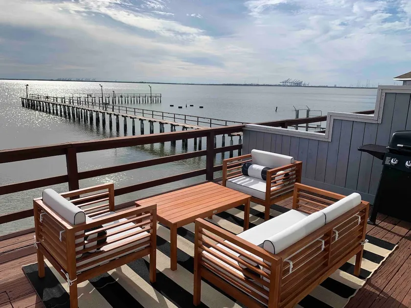 A Galveston Bay Waterfront Paradise - Image 1
