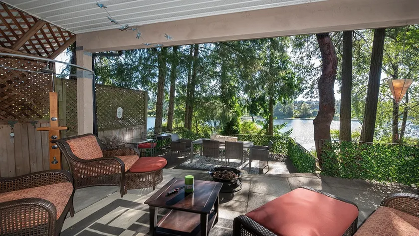 Willow Suite - Lakeside Retreat - Image 1