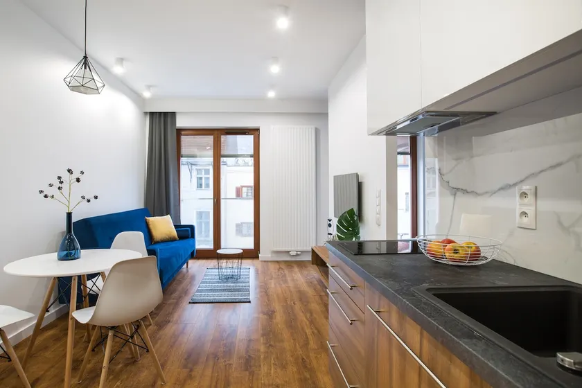 Apartment with balcony near The Old Market Square - Image 1