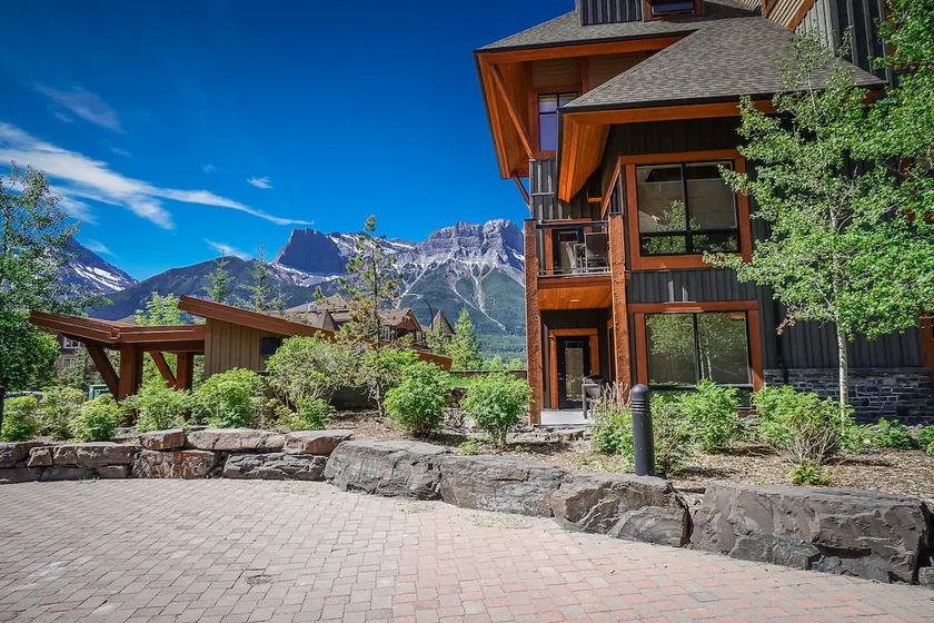 800 sqft 1BR Solara Luxury Hideaway - Image 1