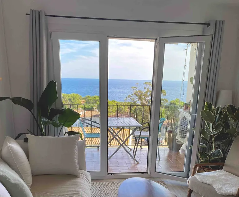 Cozy ocean view apartment - Image 1