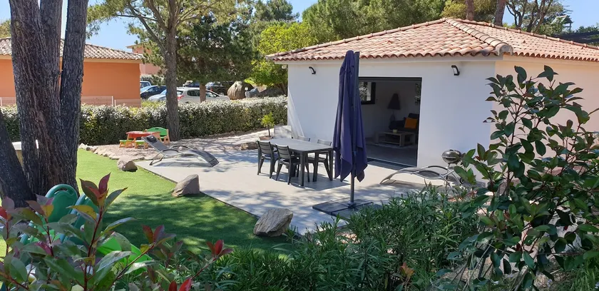 Villa 5-min walk to the beach in the shade of a pine tree - Image 1