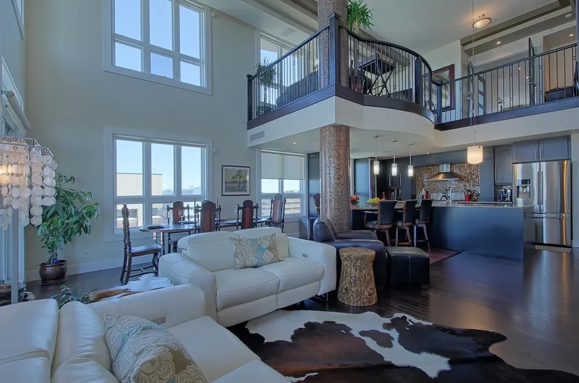 Luxury Penthouse Oasis, Rooftop Patio, River View, Downtown - Image 1