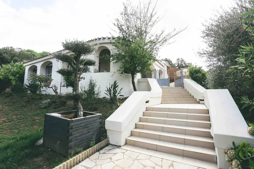 House 100 m from the beach - Image 1