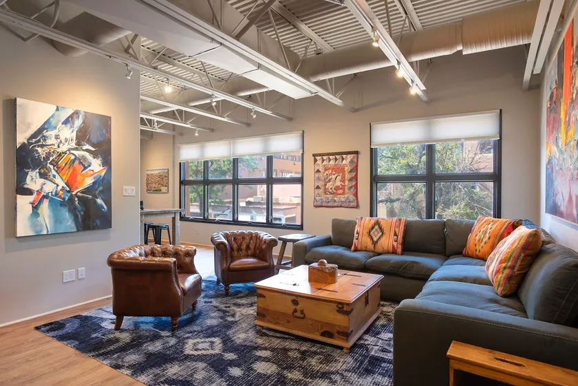 Luxury View Loft at the Plaza 2 Bedroom 1050 Sq Ft - Image 1