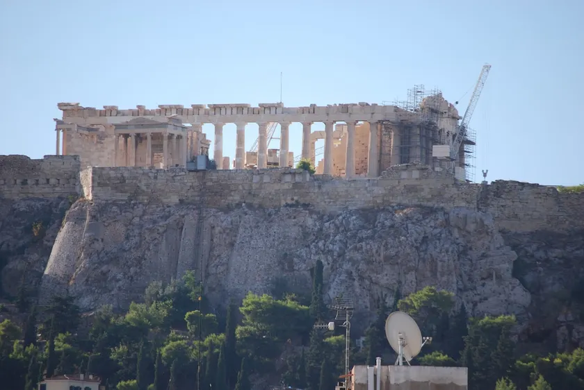 2 levels flat in centre of Athens - Image 1