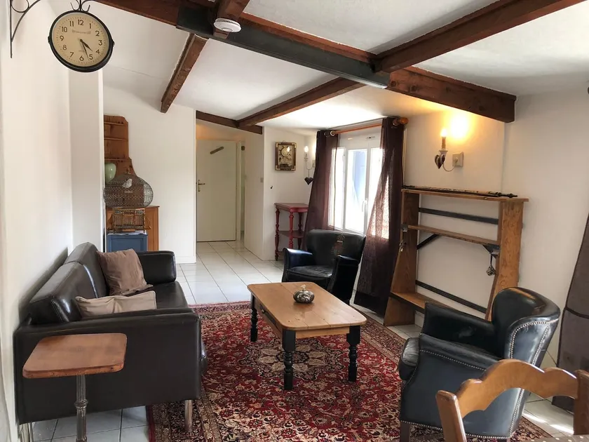 Nice south-facing apartment. - Image 1