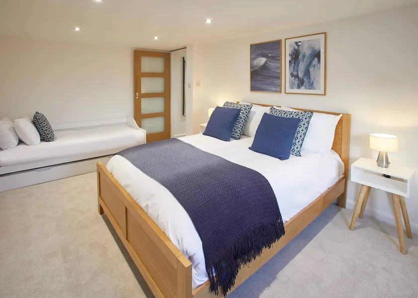 Host & Stay - Osborne House - Image 1