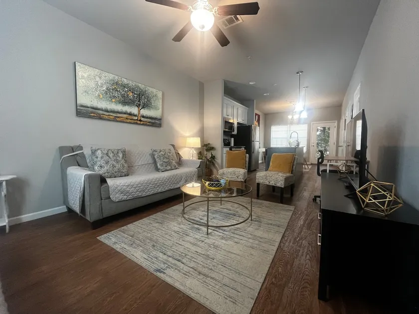 Spacious 2BR • 5 Beds • Updated Home Near VSU - Image 1