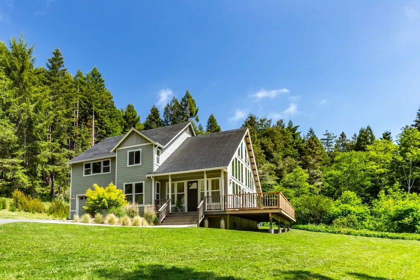 Stunning, Private Oasis on 3 acres in Trinidad! - Image 1