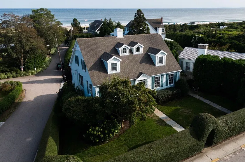 Watch Hill Luxury steps from everything - Image 1