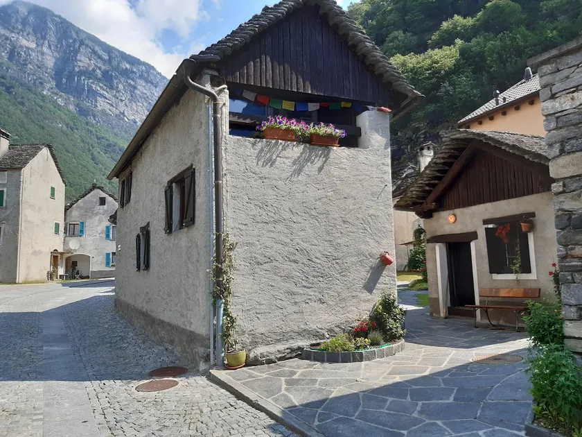Rustic house in the heart of the old town - Image 1