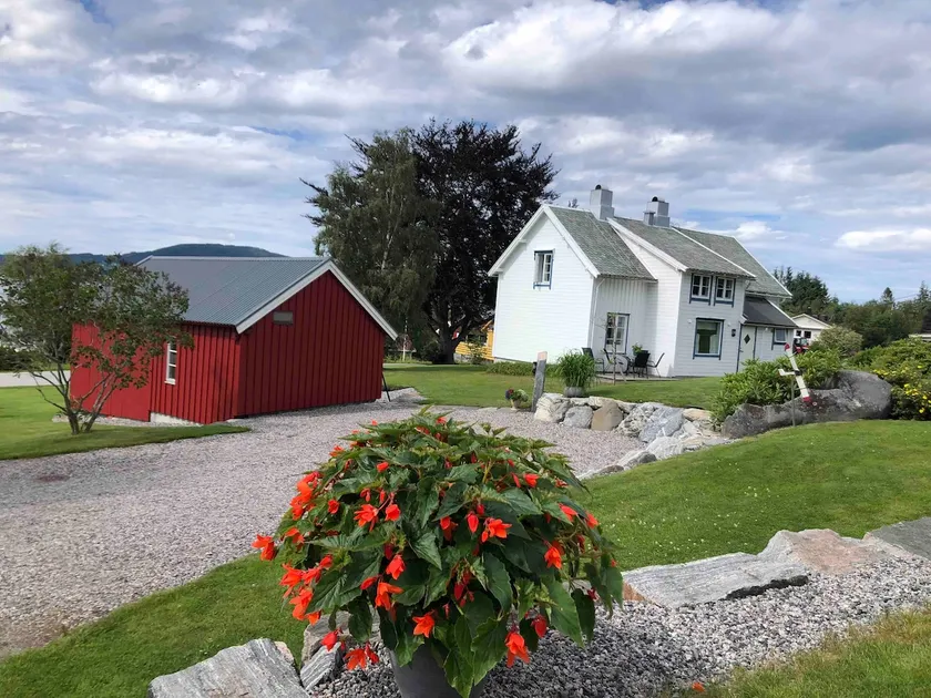 Holiday home in Vikebukt, Romsdalen. Beach and pier. - Image 1