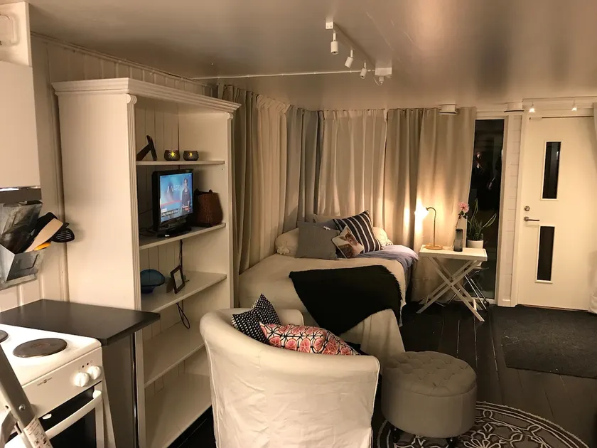 Quiet accommodation for consultants – Wi-Fi, parking, and sauna - Image 1