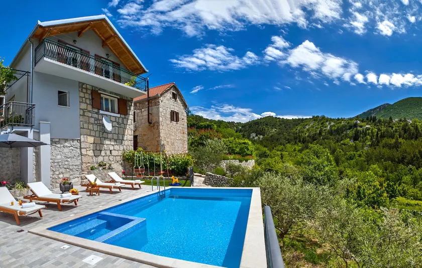 Cozy house Duje with heated pool and jacuzzi - Image 1