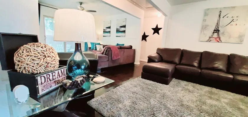 NEWLY Remodeled Sleeps 16/2 Queen,3 Full, 4 Twin - Image 1