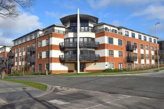 Blue sky 2 bedroom apartment at Wallis Square. - Image 1