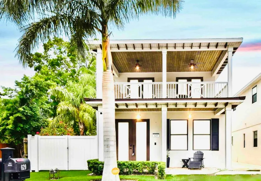 Downtown, Pets, 2-Car Garage, Beach & St. Armands - Image 1