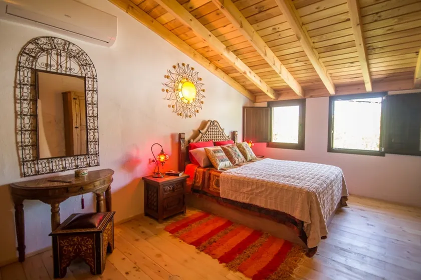 Charming house in Alajar - Image 1