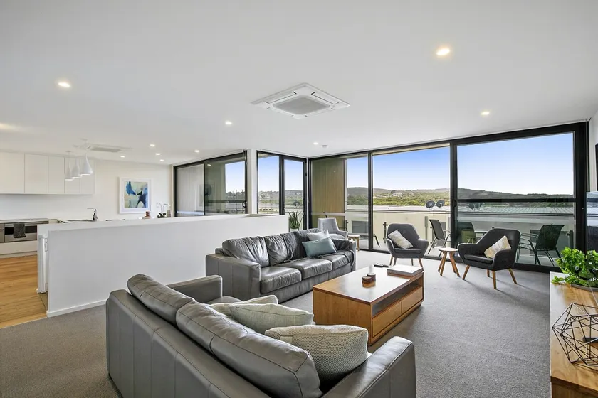 Stunning Main Beach Location- Anglesea - Image 1