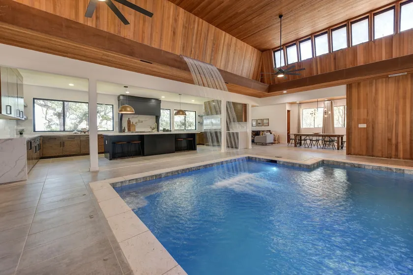 Fantastic House with Indoor Pool! - Image 1
