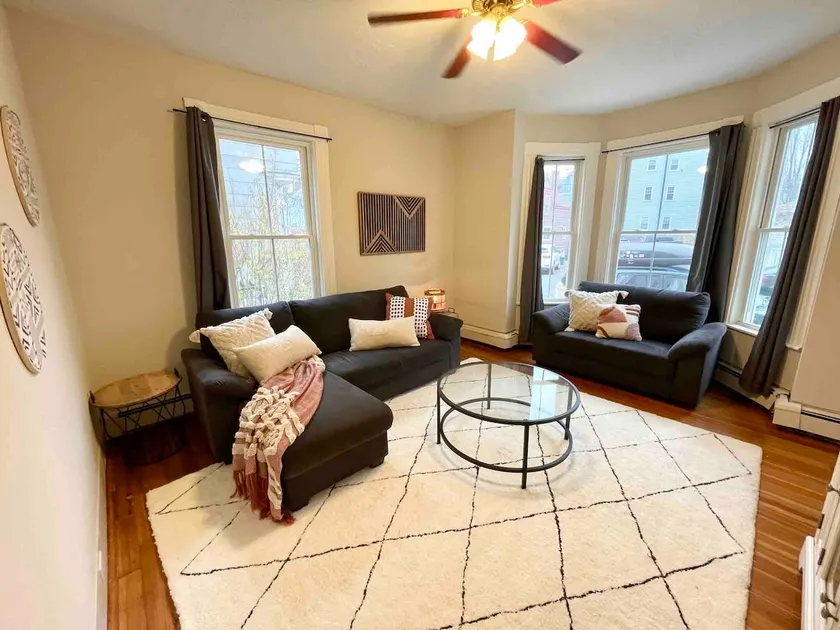 2 BR City Sanctuary - 5 Mins to Historical Salem! - Image 1