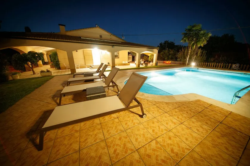 Rural house, pool, beach tennis and 2500m of garden - Image 1