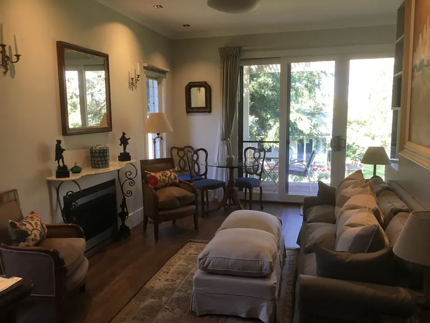 Luxuriously appointed 2 bedroom hideaway in Bowral - Image 1