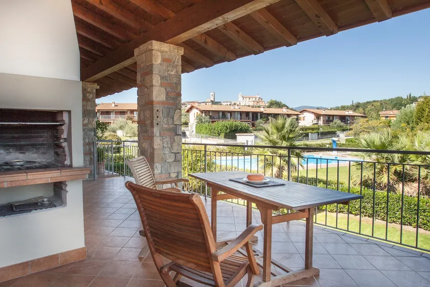 HOUSE AT THE GOLF COURSE - SWIMMING POOL - TERRACE - PET-FRIENDLY - Image 1