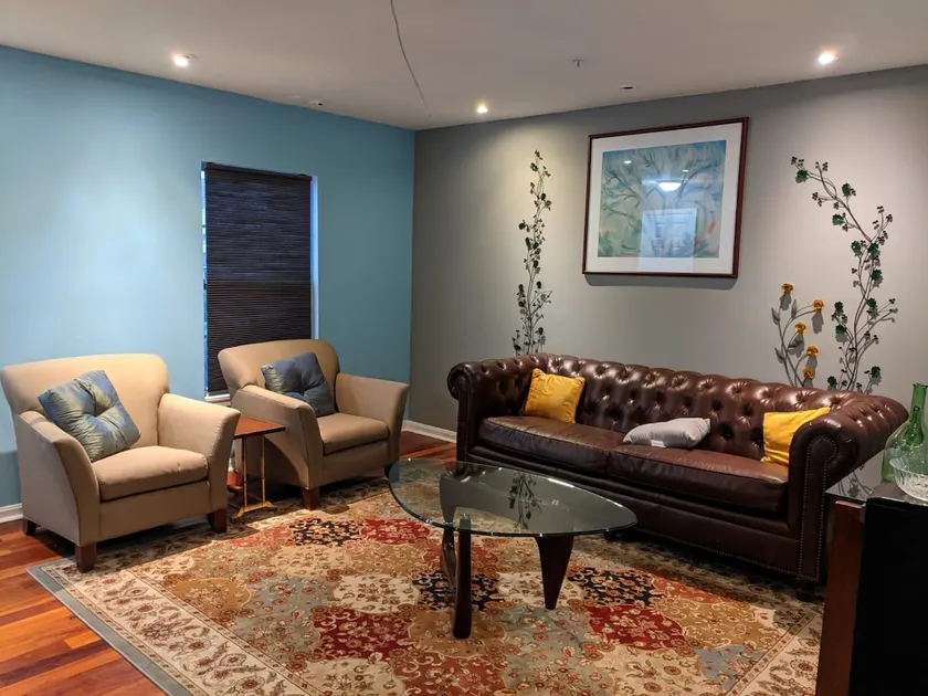 Renovated townhome Home, 15 mins from Downtown DC - Image 1
