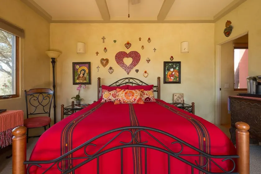 Serene Courtyard Suite in Wine Country - Image 1