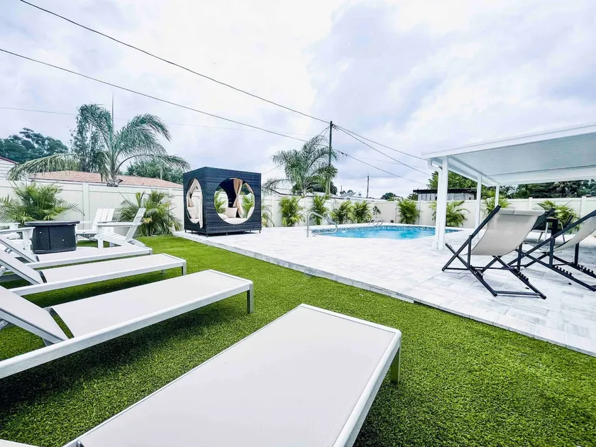 Stunning Modern 4/2 Pool Home! - Image 1