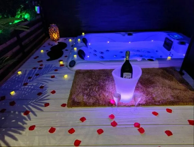 LOVE ROOM LA GAILLARDISE - Image 1