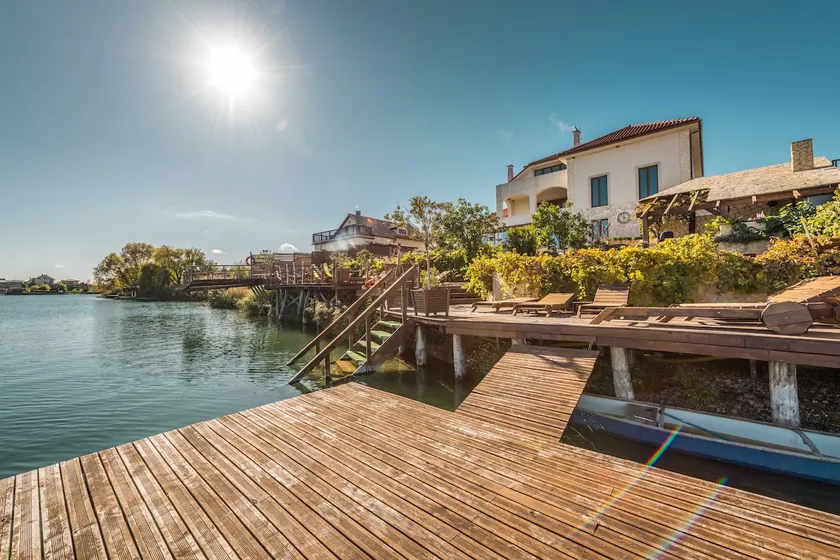 Mediterranean Apt No.4 with beach on the lake - Image 1
