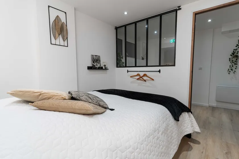 Unique and cozy apartment in the city center - Image 1