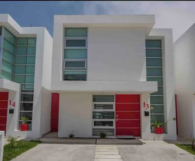13 Modern home in private community - Image 1
