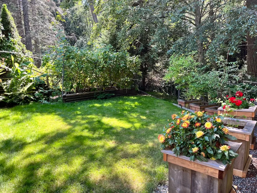 Creekside Oasis Garden suite with Water views - Image 1