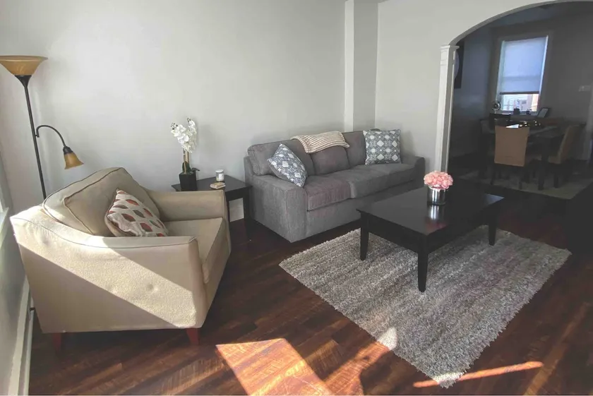 Lovely Downtown Townhome - Image 1