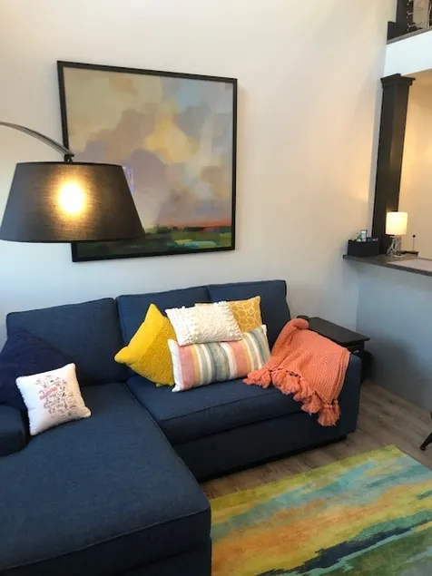 5* Chic Retreat: 1-Bed Loft Steps from TC's Heart - Image 1