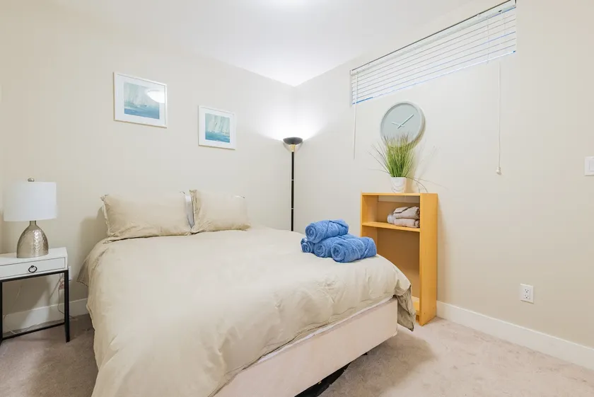 Cozy East Van 1-Bed Suite, Walk to SkyTrain - Image 1