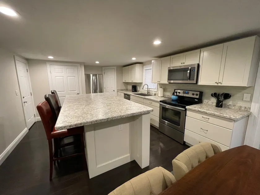 SUPER UPSCALE HAUS! - Image 1