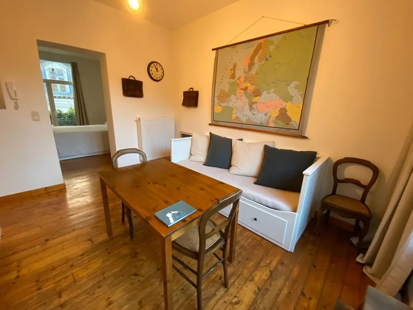 Apartment with terrace in the heart of Brussels - Image 1