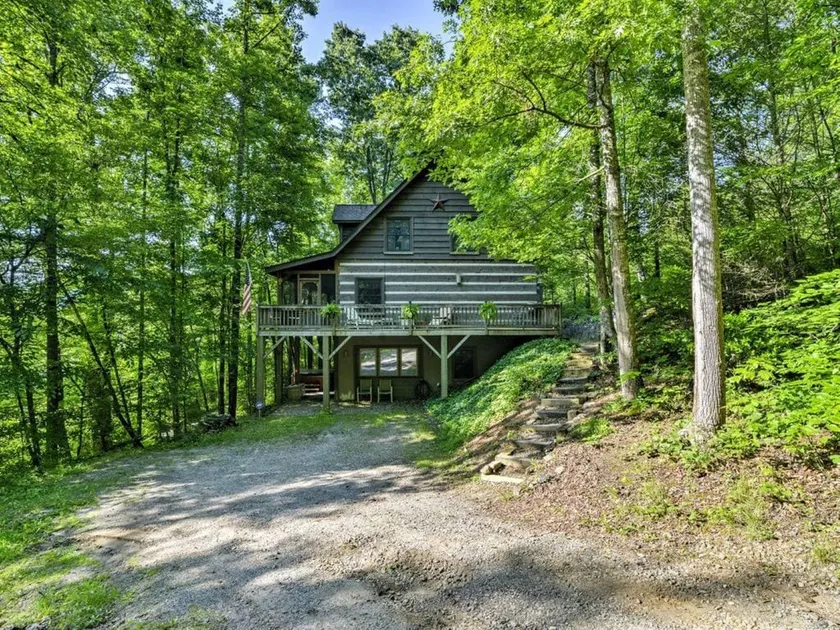 Blockhütte Black Mountain bei Asheville, 3 SZ/3 Bäder, Whirlpool, Billardtisch, WLAN - Image 1