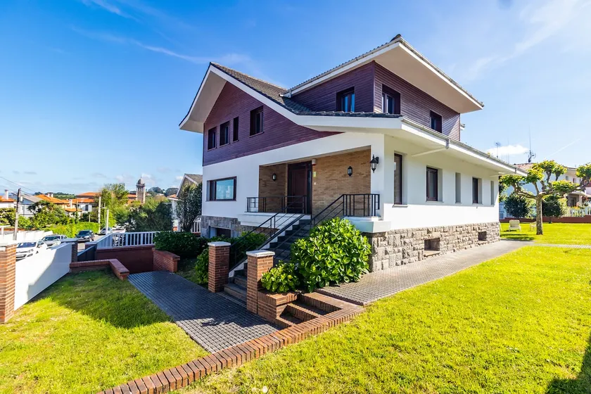 Fantastic villa Luanco next to the beach by MHA - Image 1
