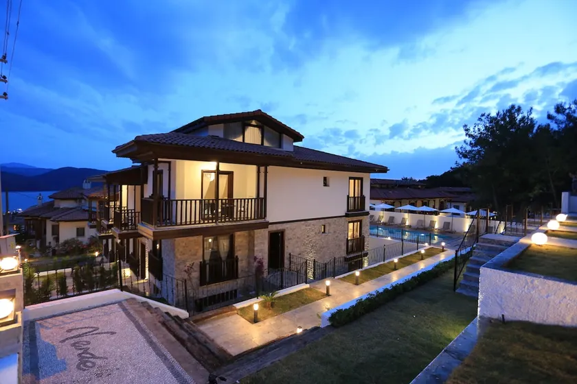 Verde Suites - 2 Bedrooms 2 Bathrooms Balcony Duplex - Image 1