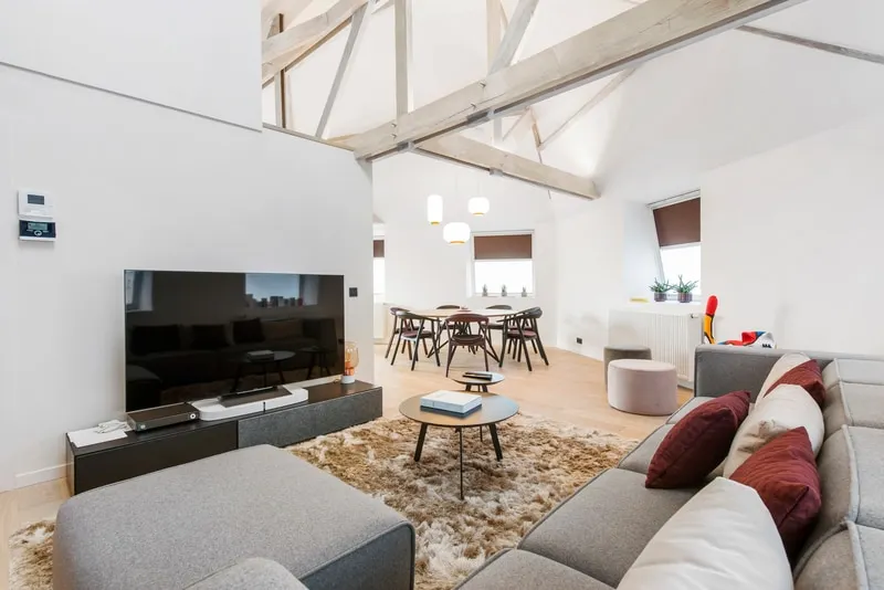 Chic Retreat: New Loft near Vibrant Ghent - Image 1