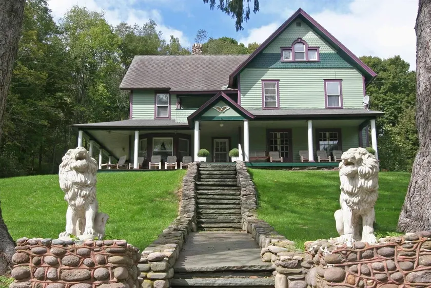 Arkville Manor Guest House - Image 1