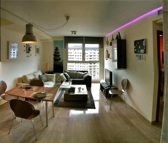 Furnished apartment with swimming pool, paddle tennis, gym, and sauna - Image 1