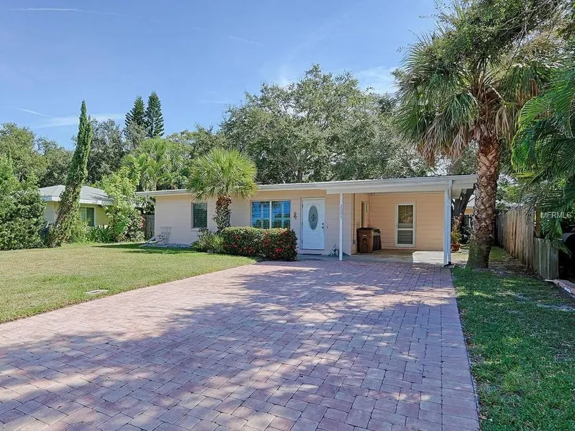 Indian Rocks Beach 2BR I Walk to Ocean + Cafes - Image 1
