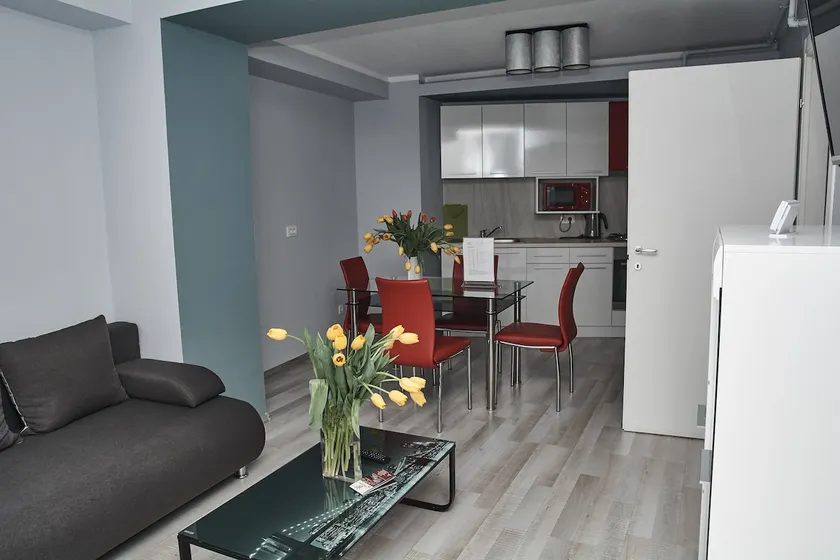 City Center 2-bedroom apartment with balcony - Image 1